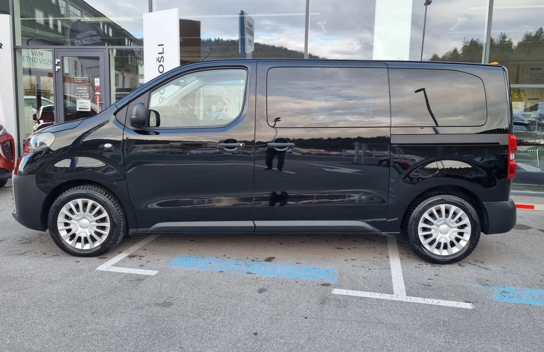 Zunanja slika - Toyota Proace - Verso 2.0d L1 - Avtomatik - 9 SEDEŽEV - SAMO 8.452km - 5