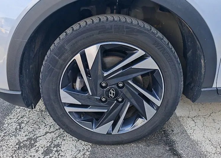 Zunanja slika - Hyundai Bayon - 1.0 T-GDI 100 STYLE 1 lastnik  Avtomatik - 5
