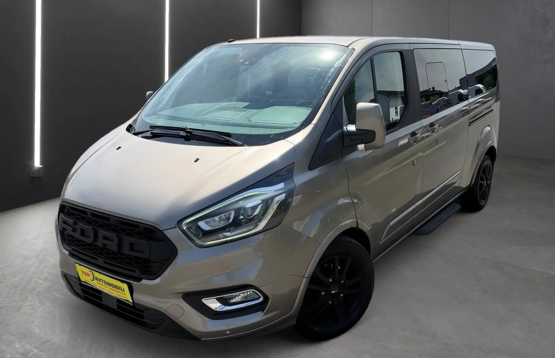 Zunanja slika - Ford Tourneo - Custom 2.0 TDCI L2 H1 FUL LED NAVI TEMP PDC GR.SEDEŽEV - 2