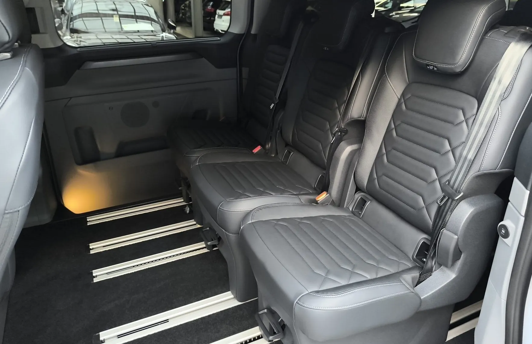 Zunanja slika - Ford Tourneo - Custom 4x4  2.0 TDCi L2Titanium X A8-VK-ZALOGA-AKCIJA - 14