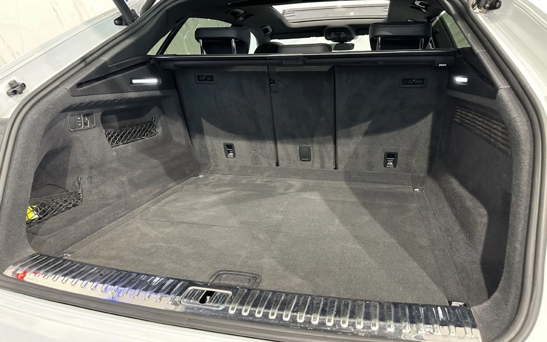 Notranja slika - Audi Q8 - 55TFSI|Q|S-Line|Pano|SoftC|Zračno|ACC|360K|BangO| - 7