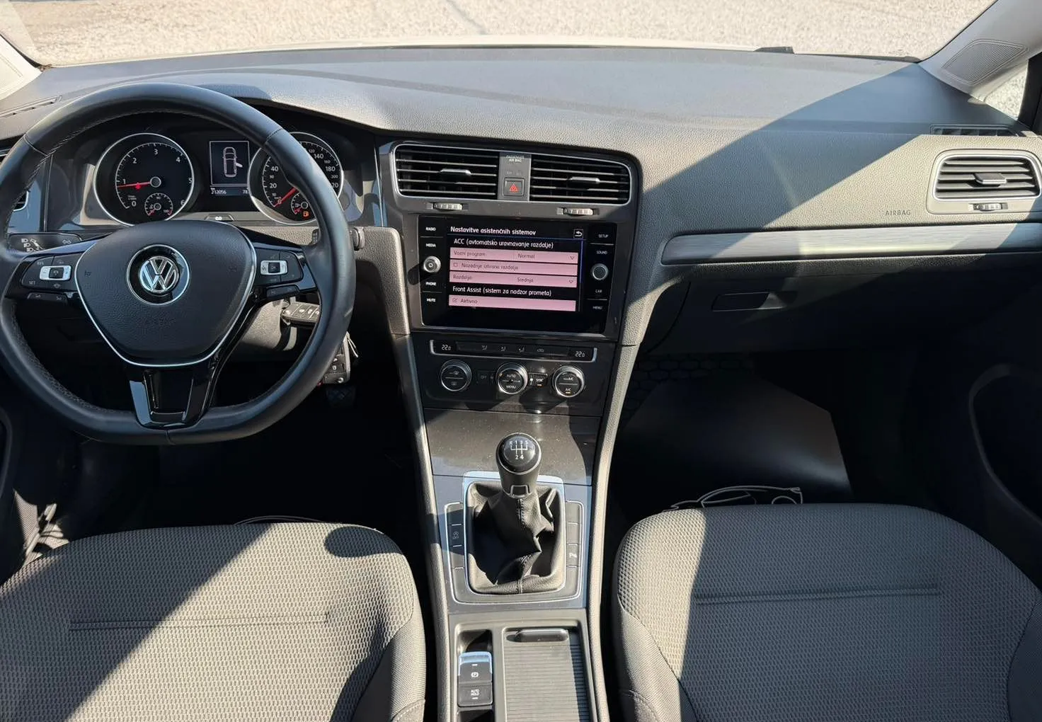 Zunanja slika - Volkswagen Golf - Variant 1.6 TDI AKTIVNI TEMP.-2X PDC-OPRAVLJEN VELIK SERV. - 11