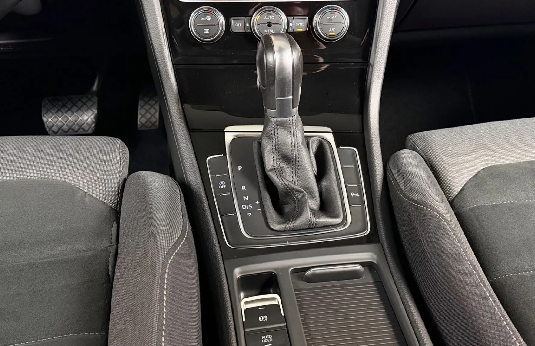 Zunanja slika - Volkswagen Golf - 2.0 TDI - DSG - MASAŽA - ACC - FULL LED - PDC - 11