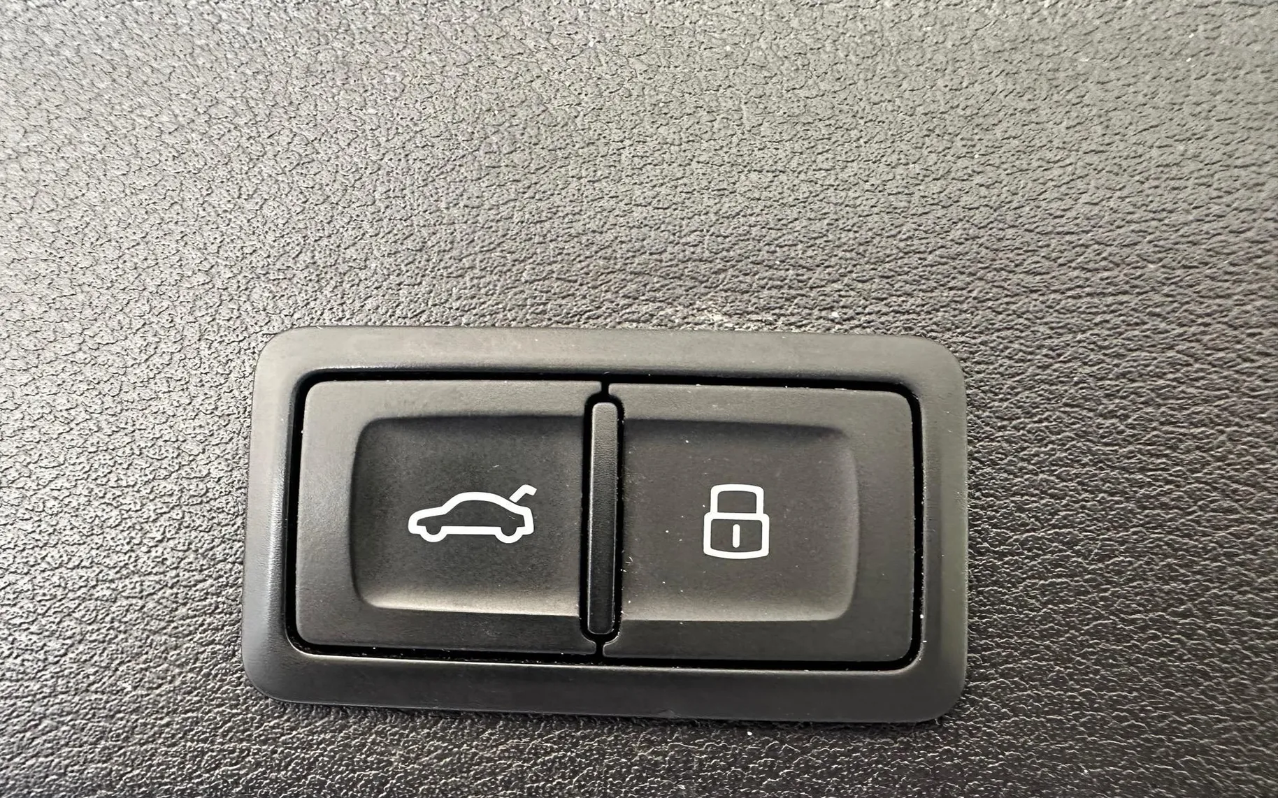 Notranja slika - Audi A4 Avant - 2.0TDI-VIRTUAL-MATRIX-F1-360KAMERE-2XPDC-NA OBRO.. - 11