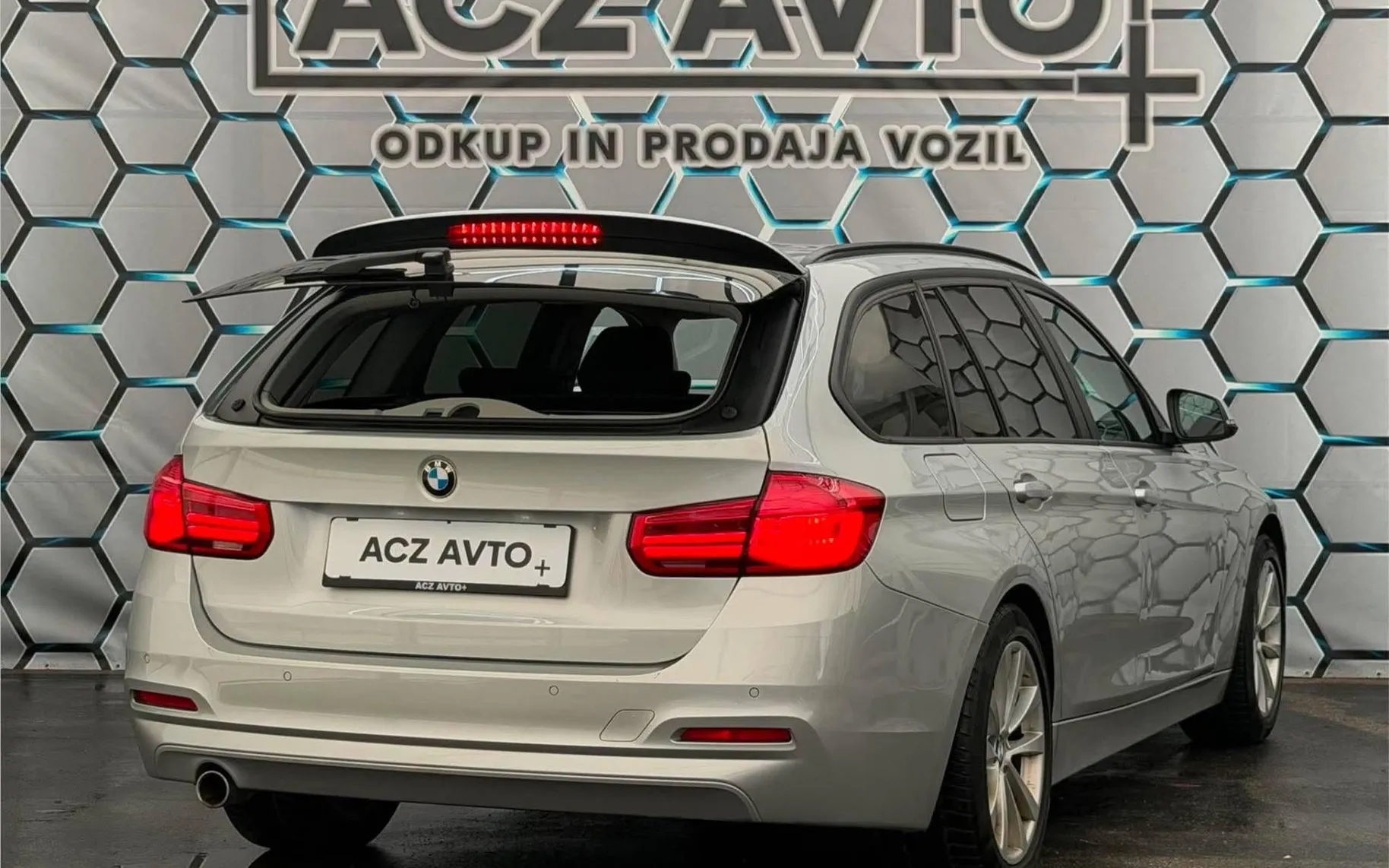 Zunanja slika - BMW serija 3 Touring: - 318D•AUT•FACELIFT•NAVIGACIJA•SPORT PAKET•F1•PDC•.. - 4