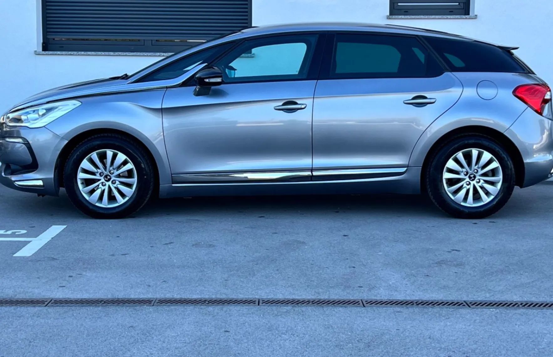 Zunanja slika - Citroën DS5 - KOT NOV+NAVI+PANORAMA+ALU+PDC - 4