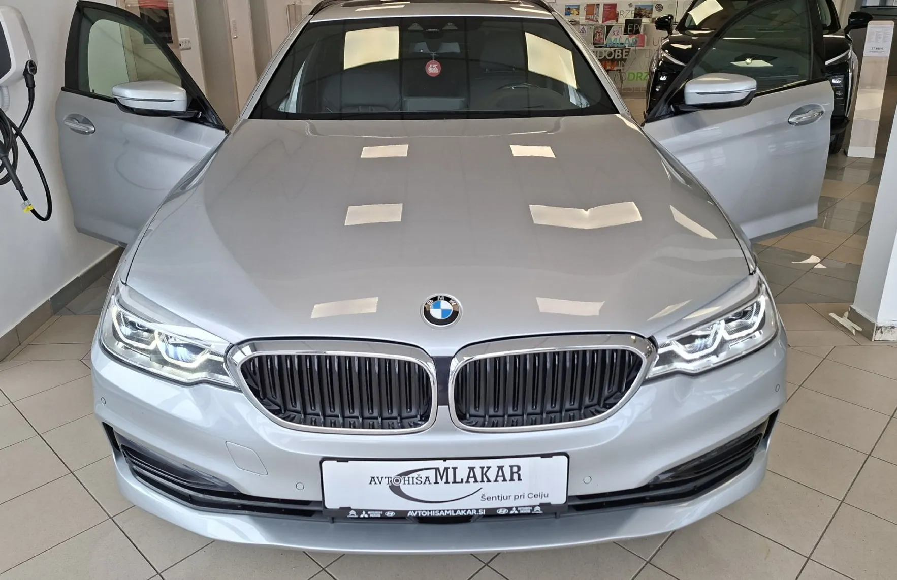 Zunanja slika - BMW Serija 5 - Touring: 520d x Drive aut.SPORT LINE-LED-NAVI-PANORAMA- - 6