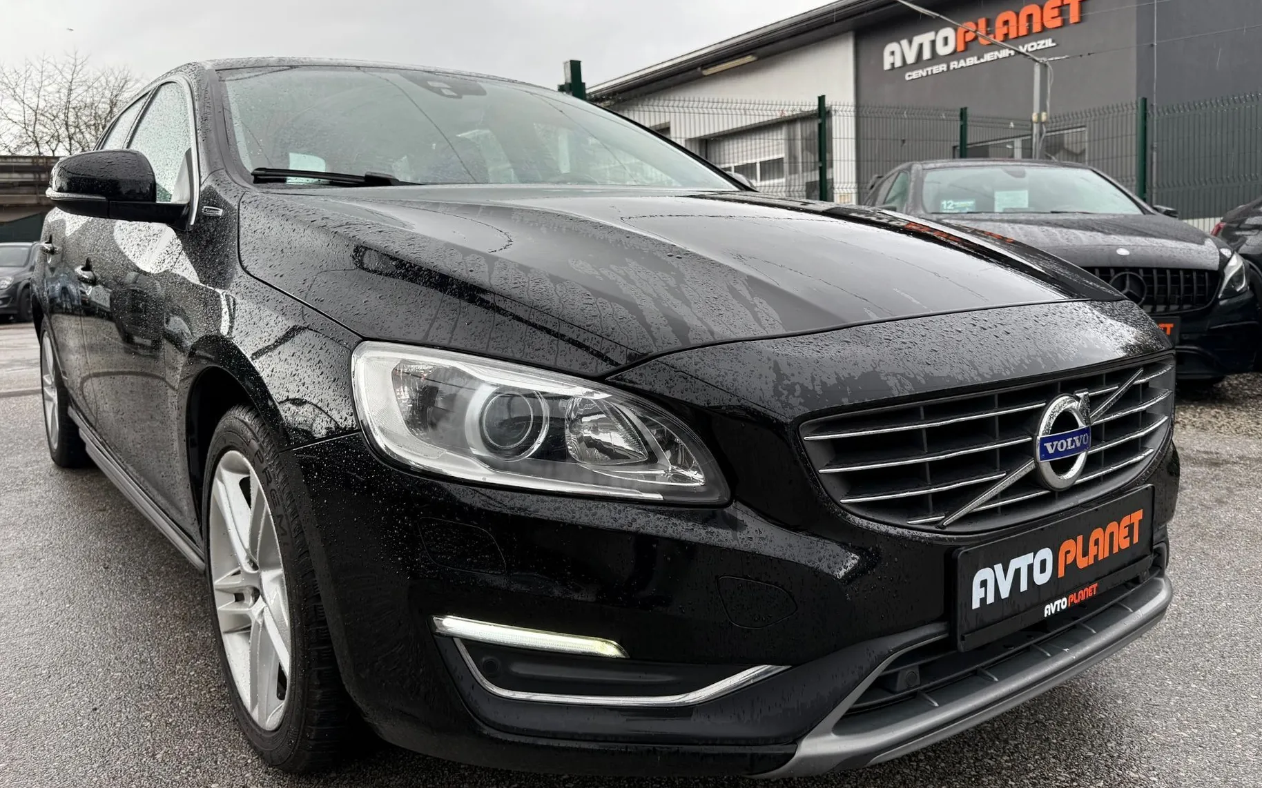 Zunanja slika - Volvo V60 - 2.4 D6 TwinEngine AWD HYBRID POLSTAR AUT. XENON - 9