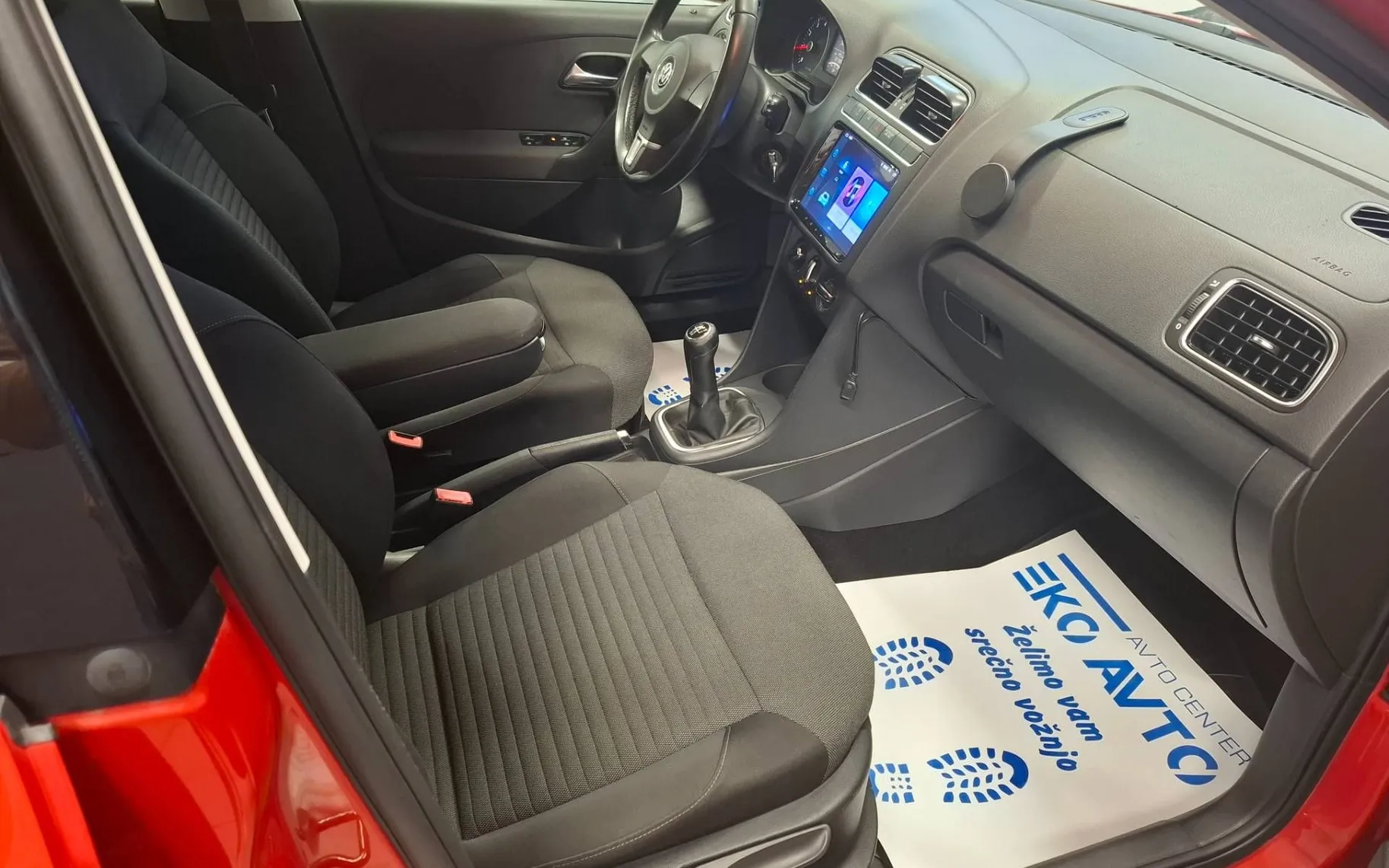 Notranja slika - Volkswagen Polo - 1.4 Comfortline KREDIT BREZ GA-KLIMA-ALU-NAVI - 8