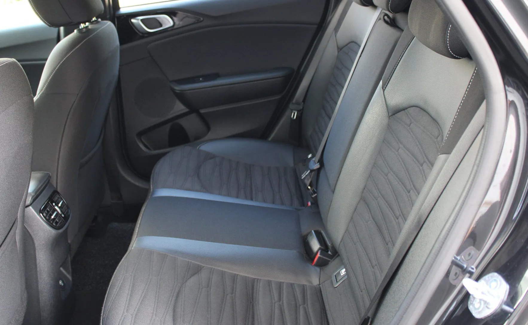 Zunanja slika - KIA Ceed - SW  SW 1.6 CRDi MHEV GT-Line ISG DCT - 14