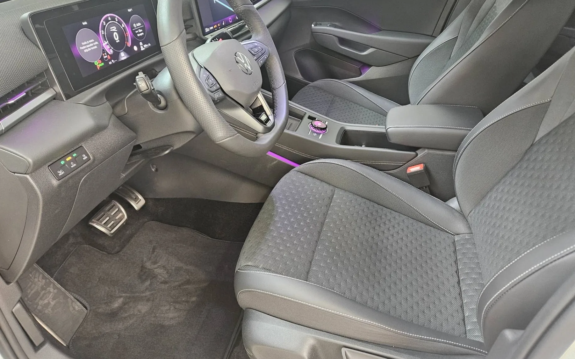 Zunanja slika - Volkswagen T-Roc - 1.5 eTSI R-Line DSG - 5