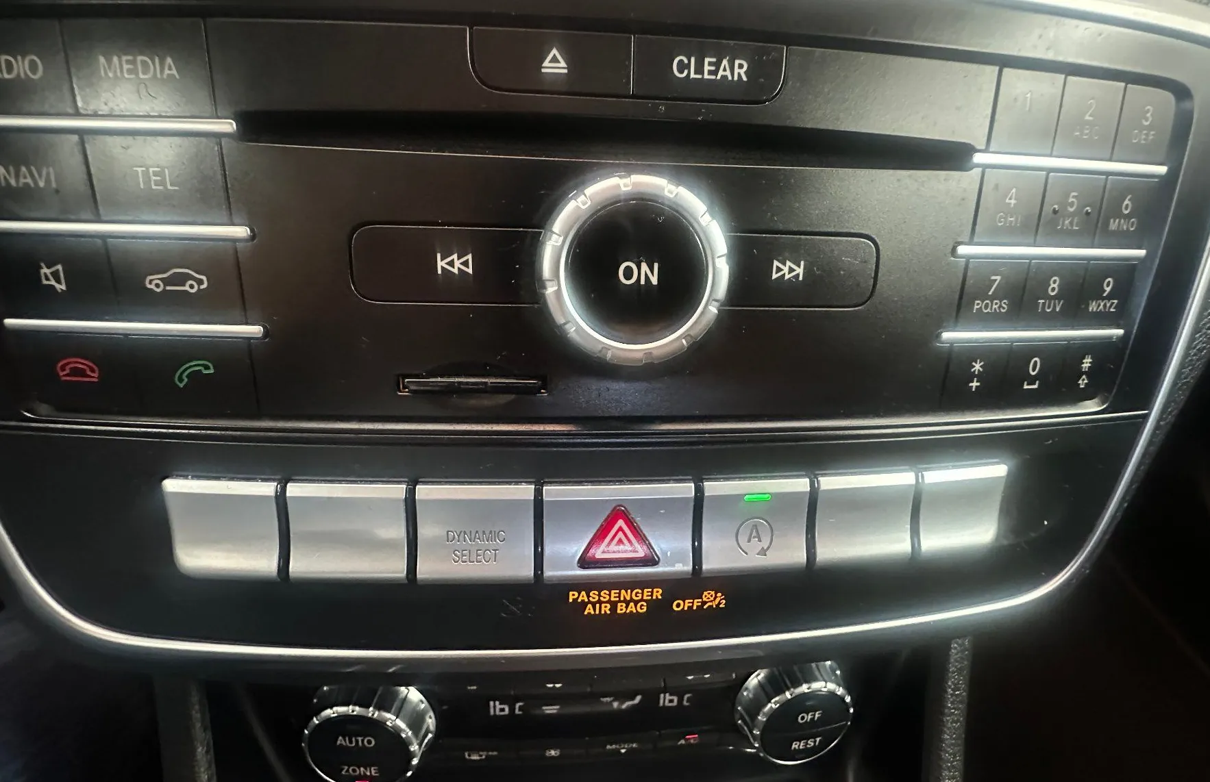Zunanja slika - Mercedes-Benz GLA-Razred - GLA 180 Avt.KAMERA.USNJE.LED.NAVI. - 19