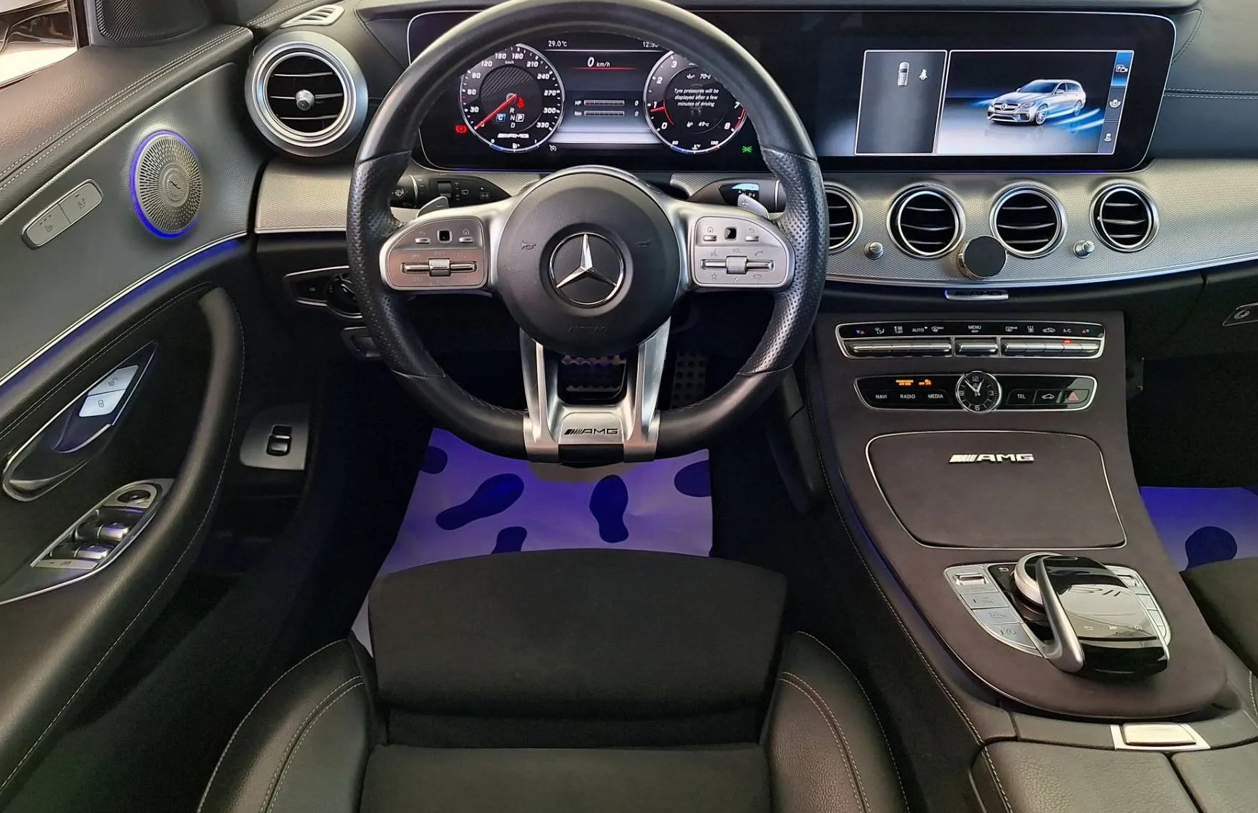 Zunanja slika - Mercedes-Benz E-Razred - 220d E63 LOOK•V8 SOUND•PANORAMA•BURMESTER•AMBIENT• - 10