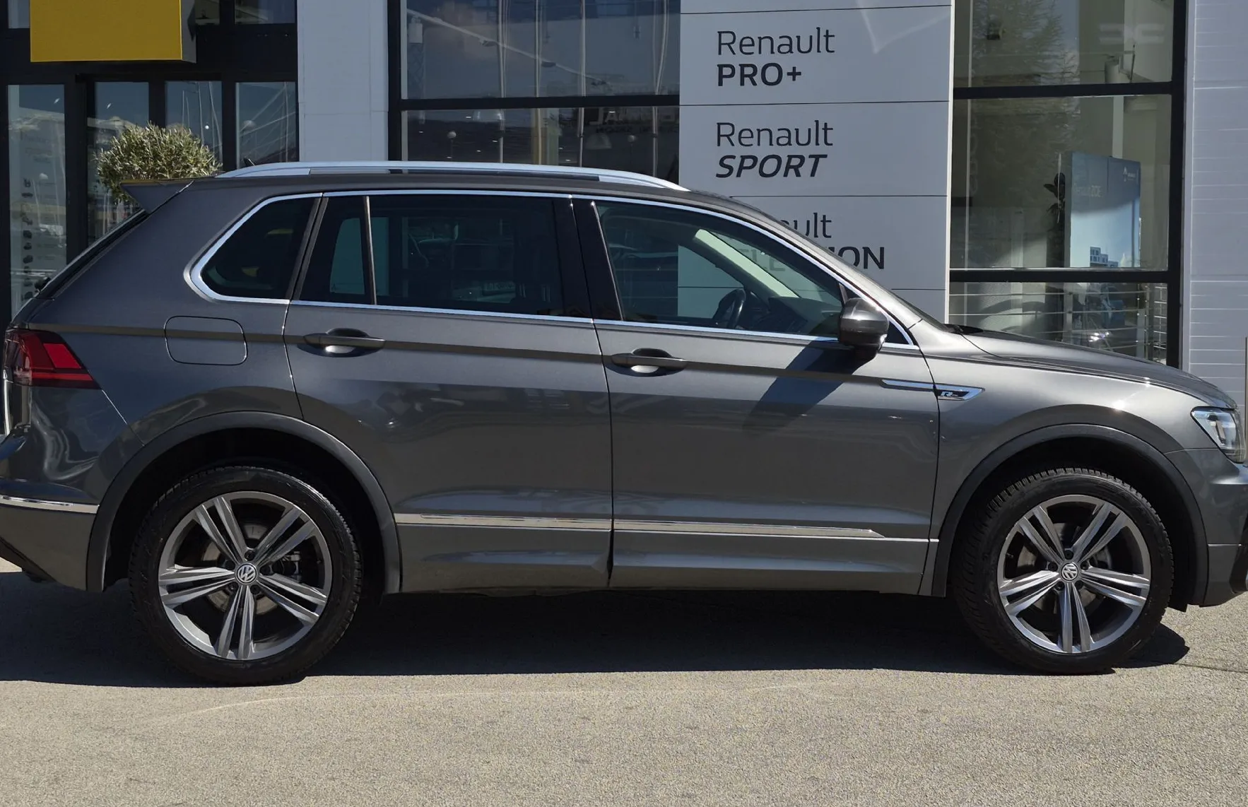 Zunanja slika - Volkswagen Tiguan - 2.0 TDI SCR 4MOTION BMT Comfortline - 4
