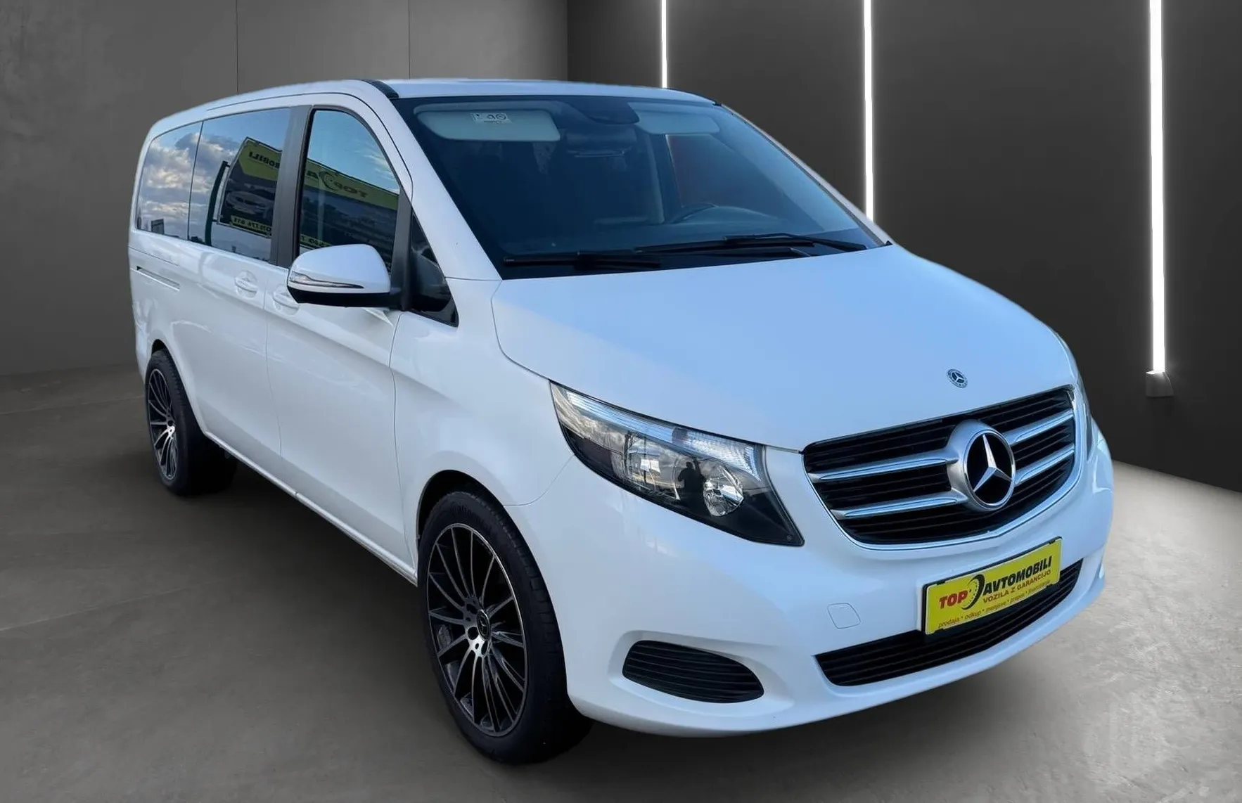 Zunanja slika - Mercedes-Benz V-Razred - V 200d SLO VOZILO NAVI PDC TEM KAMERA 1LASTNIK TOP - 10