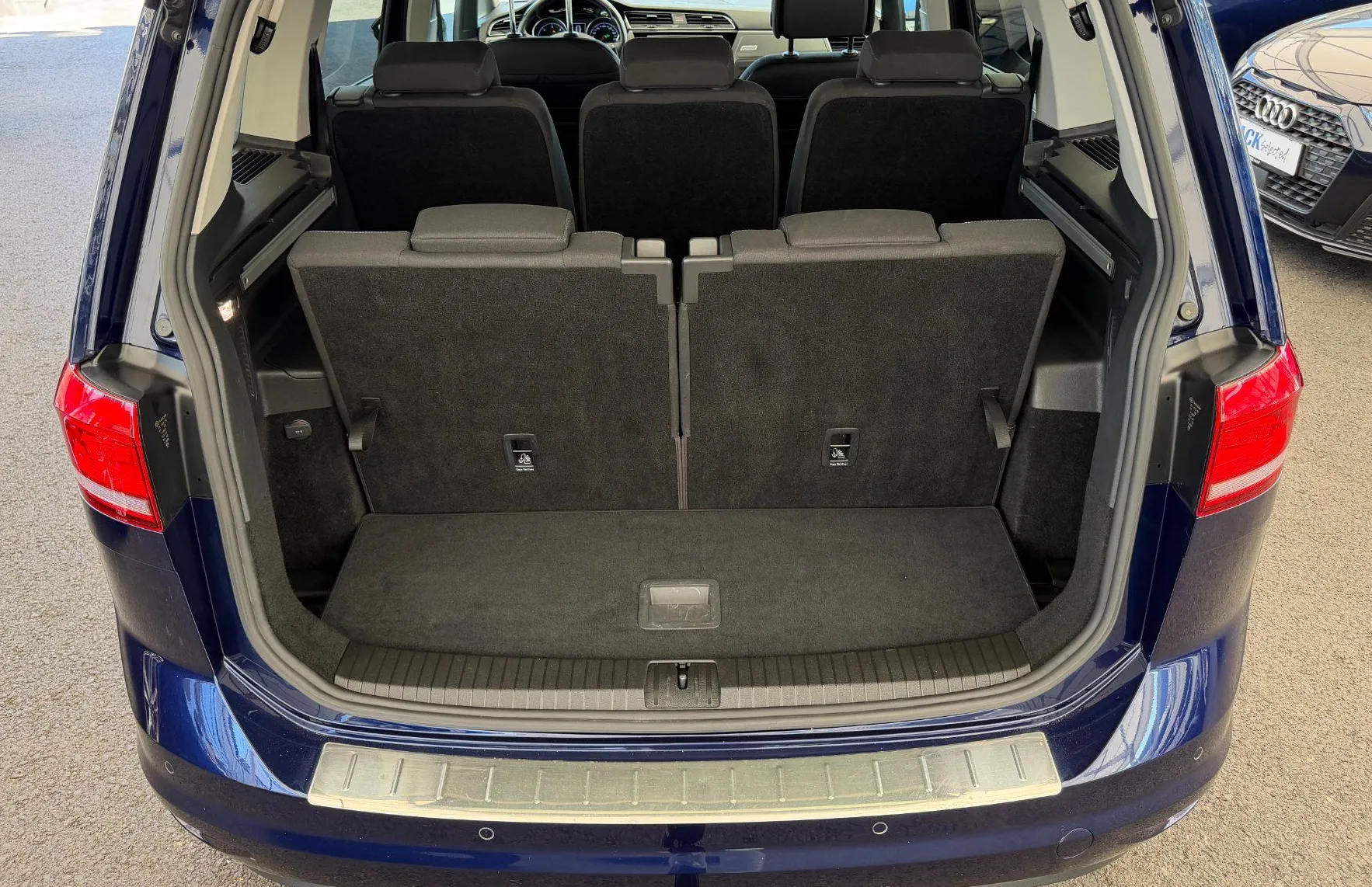 Zunanja slika - Volkswagen Touran - 1.6 TDI Comfortline DSG - KAMERA - LED - 7 SEDEŽEV - 10