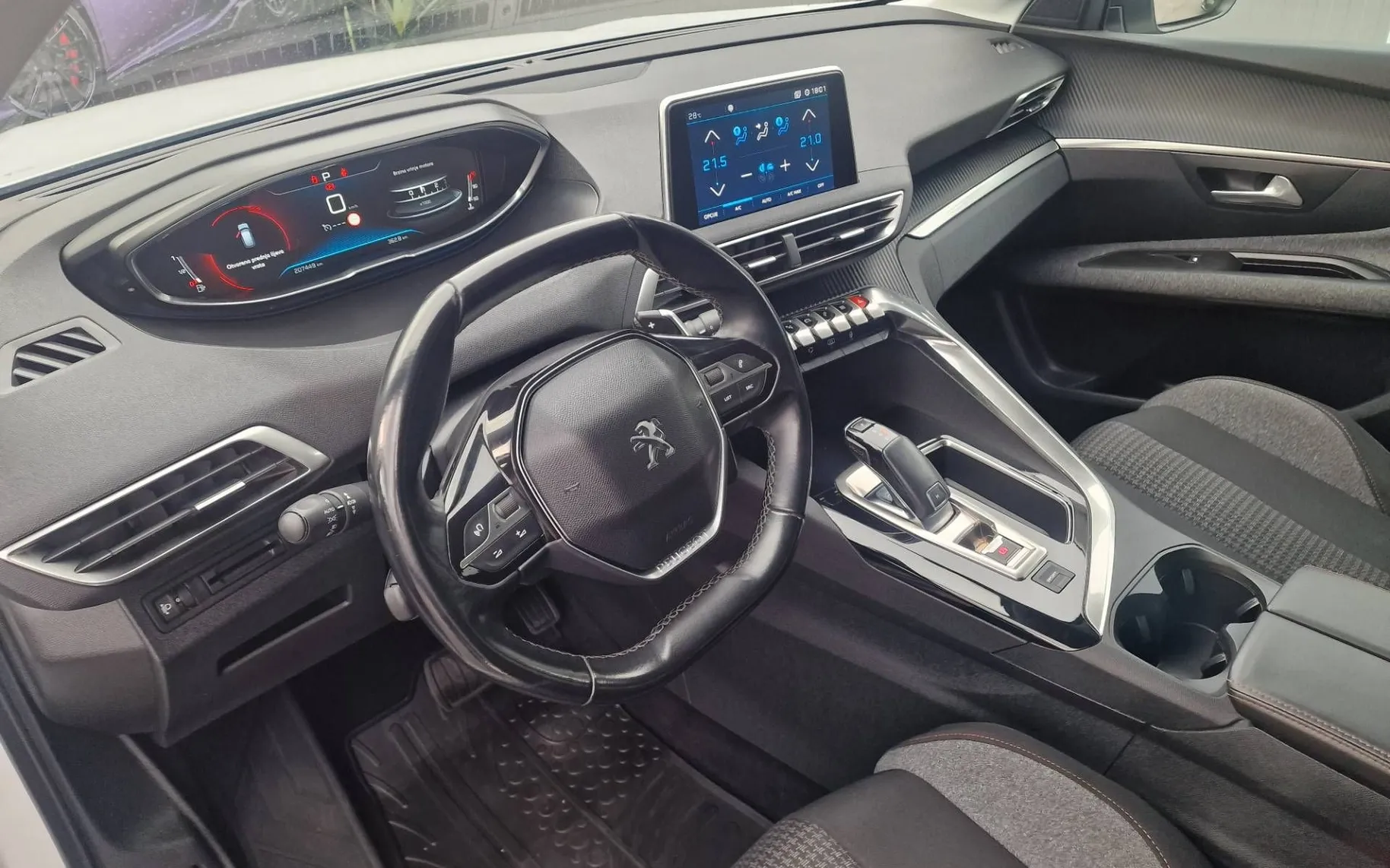 Notranja slika - Peugeot 3008 - 1.5 BlueHDI Avt. OPR. VELIK SERVIS VIRTUAL KAM. - 7