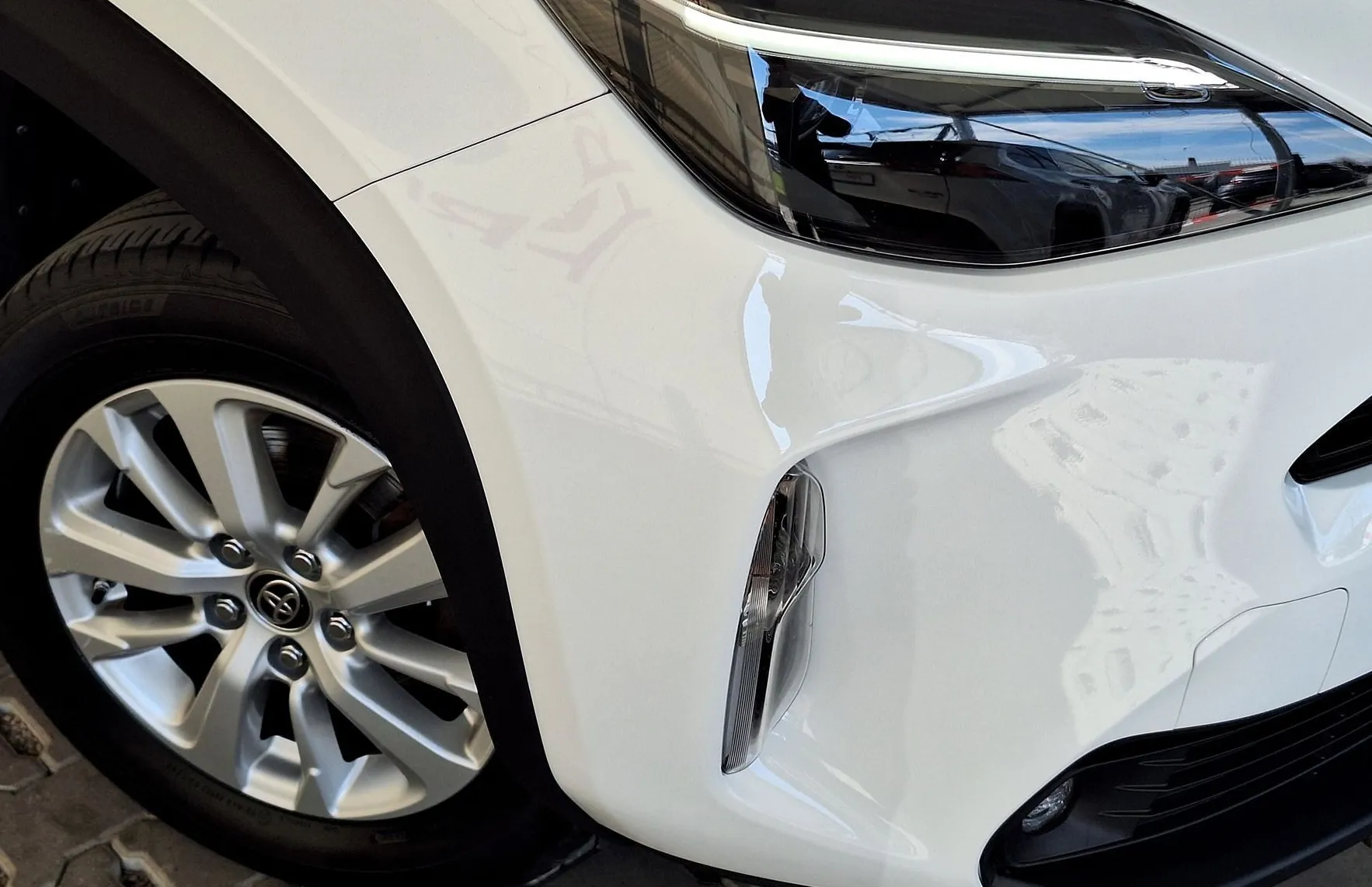 Zunanja slika - Toyota Yaris Cross - 1.5 VVT-iE SOL MT6 •Slovensko vozilo•KAMERA• - 7