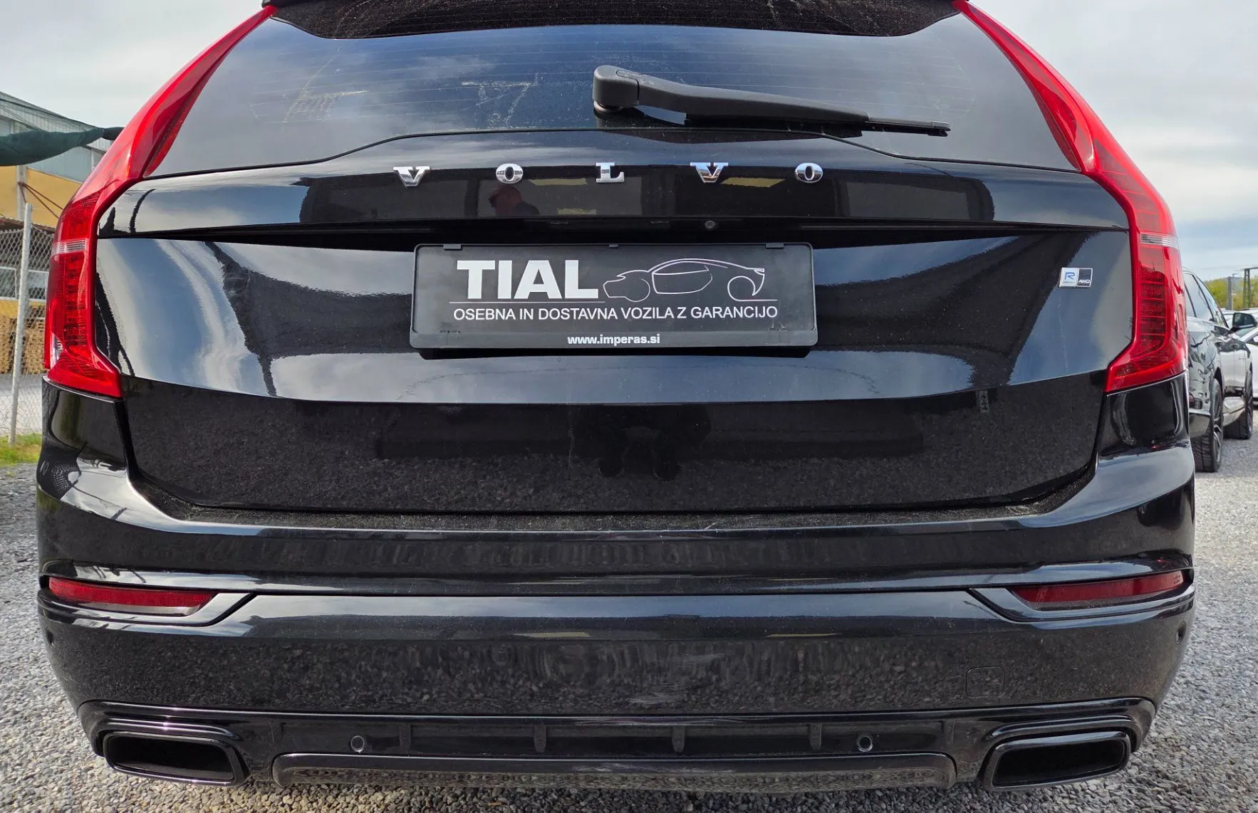 Zunanja slika - Volvo XC90 - D5 AWD R-Design Geartronic - 6