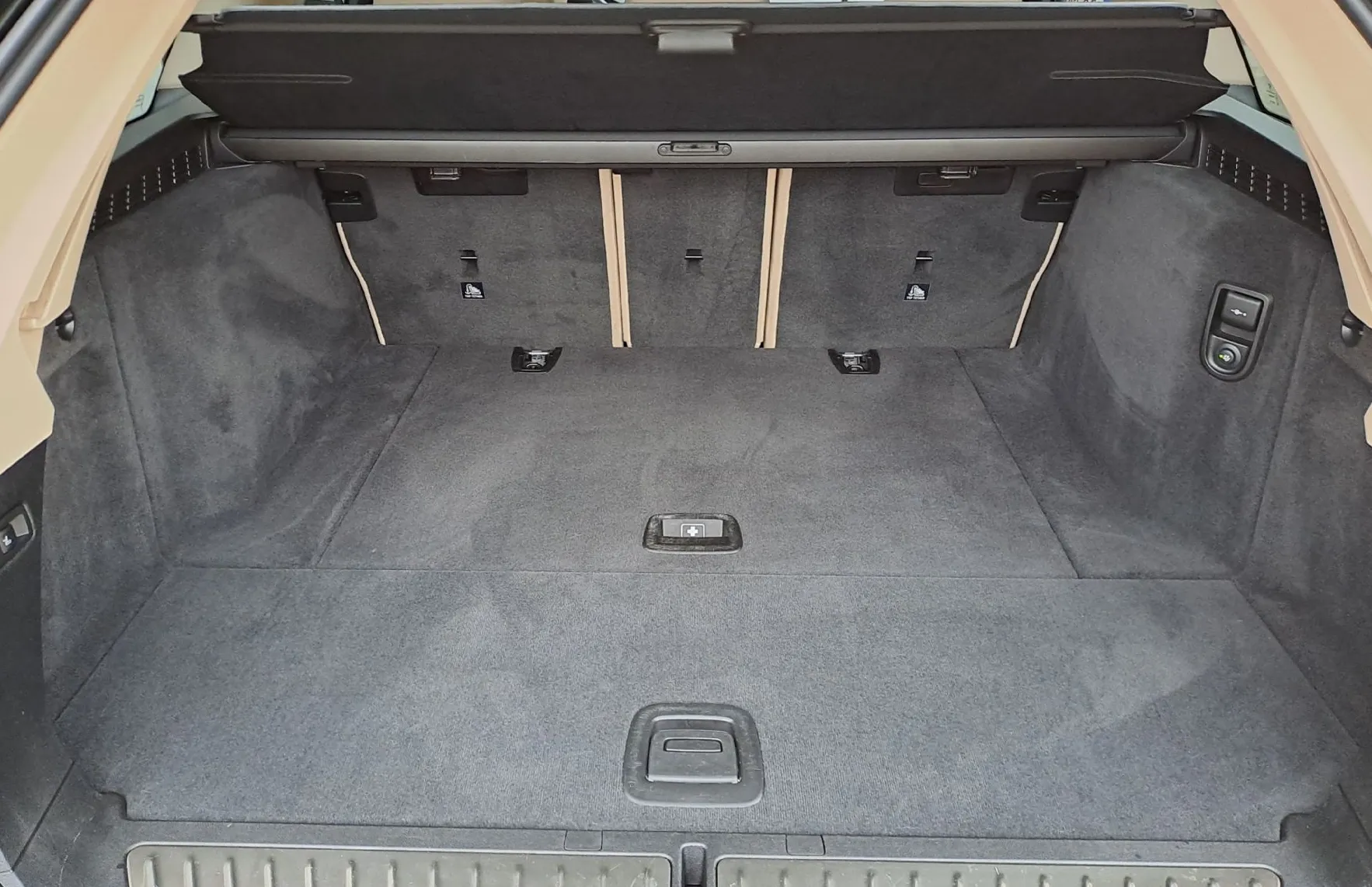 Zunanja slika - BMW Serija 5 - Touring: 520d  AT - 17