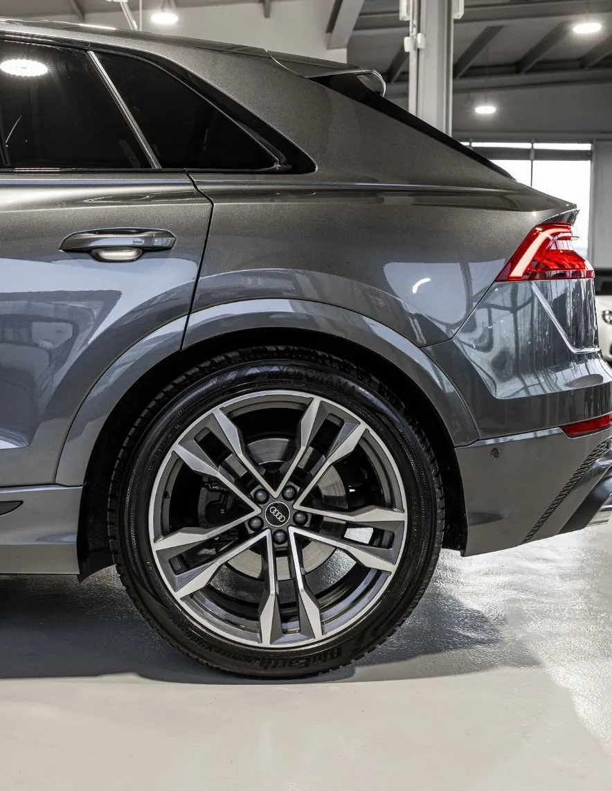 Zunanja slika - Audi SQ8 - MATRIX-KEYLESS-PANO-ZRAČNO-USNJE-VIRTUAL-HLAJ-22C - 6