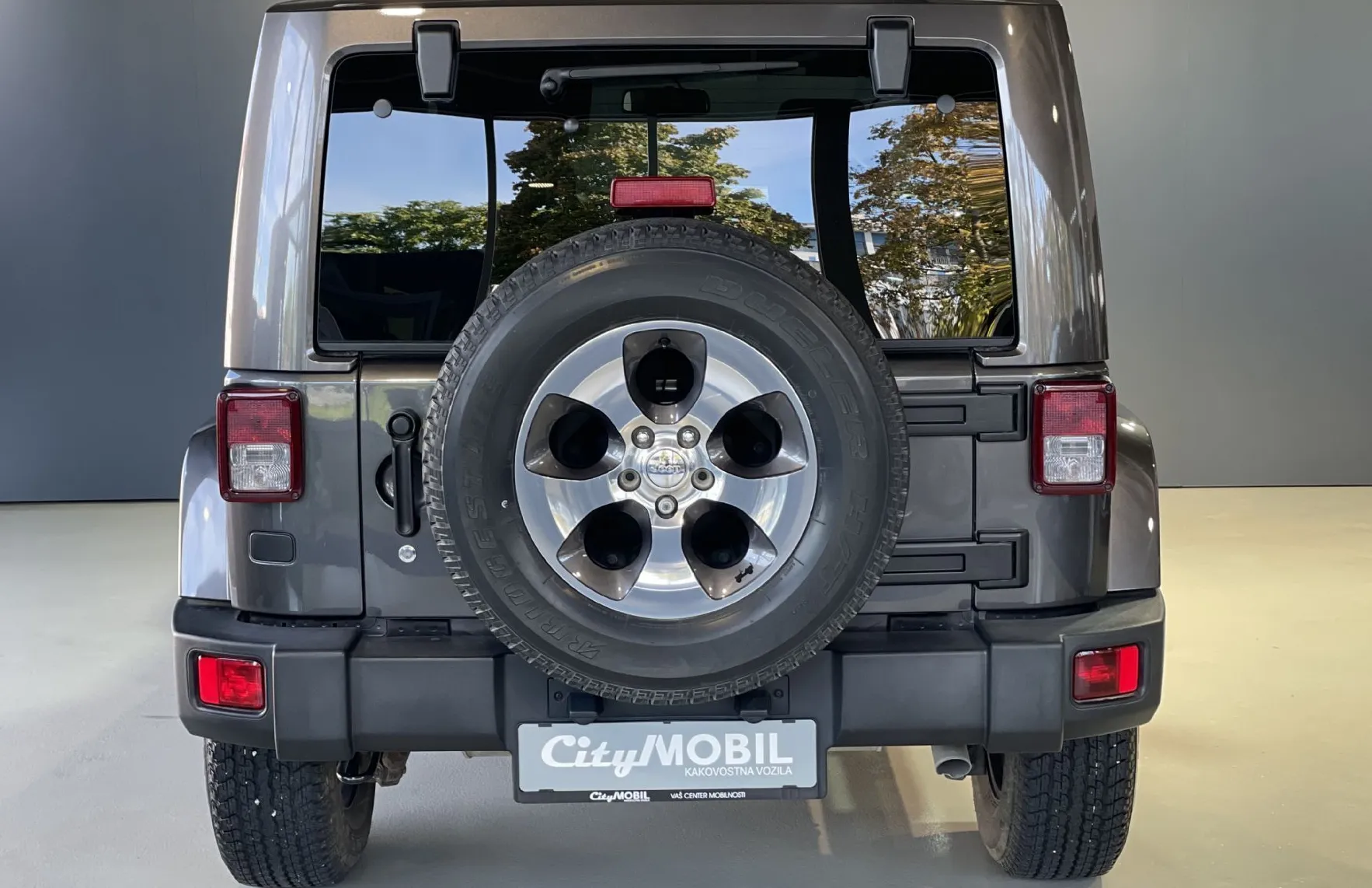Zunanja slika - Jeep Wrangler - 2.8CRD-AUT-SAHARA-GRETJE SEDEŽEV-USNJE - 5
