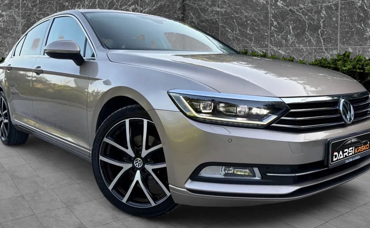 Zunanja slika - Volkswagen Passat - 2.0TDI Highline DSG VIRTUAL ACC FULL LED ALU19 - 4