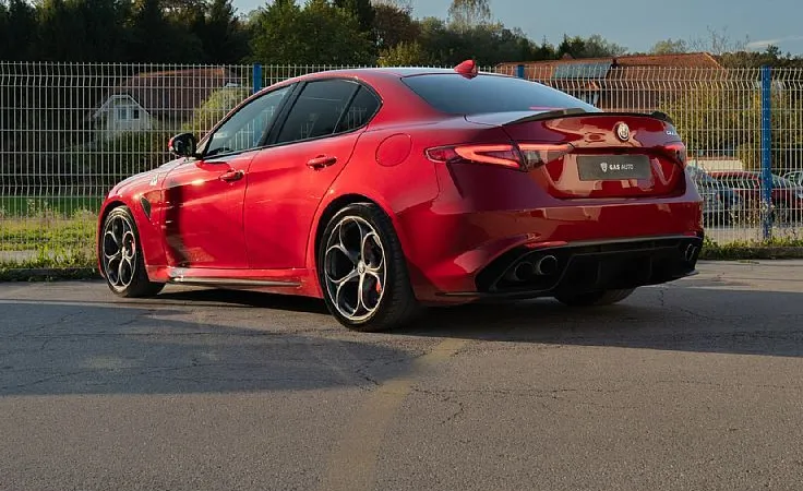 Zunanja slika - Alfa Romeo Giulia - 2.9 V6 Bi-Turbo Quadrifoglio Ročni 6.Prestav - 7