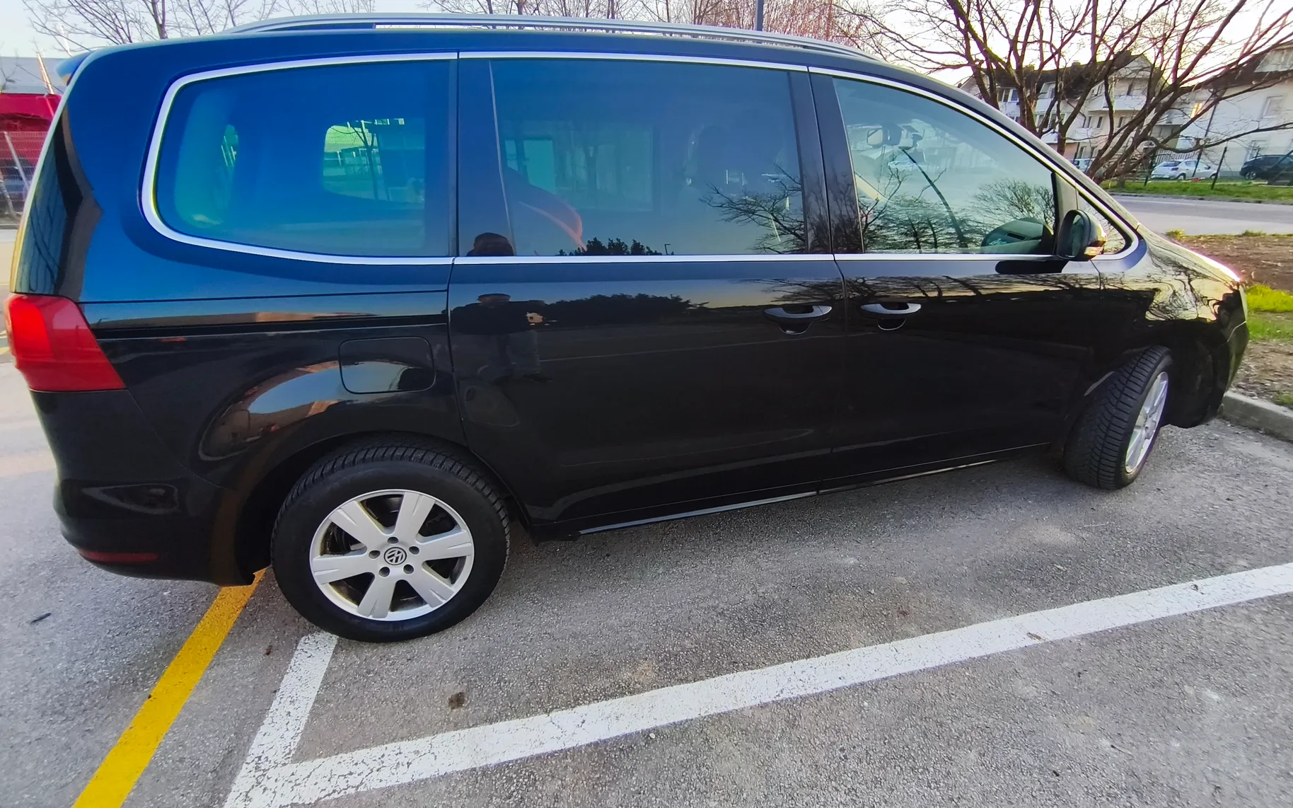 Zunanja slika - VW Sharan - 2,0 TDI BlueMotion Technology Highline DSG - 3