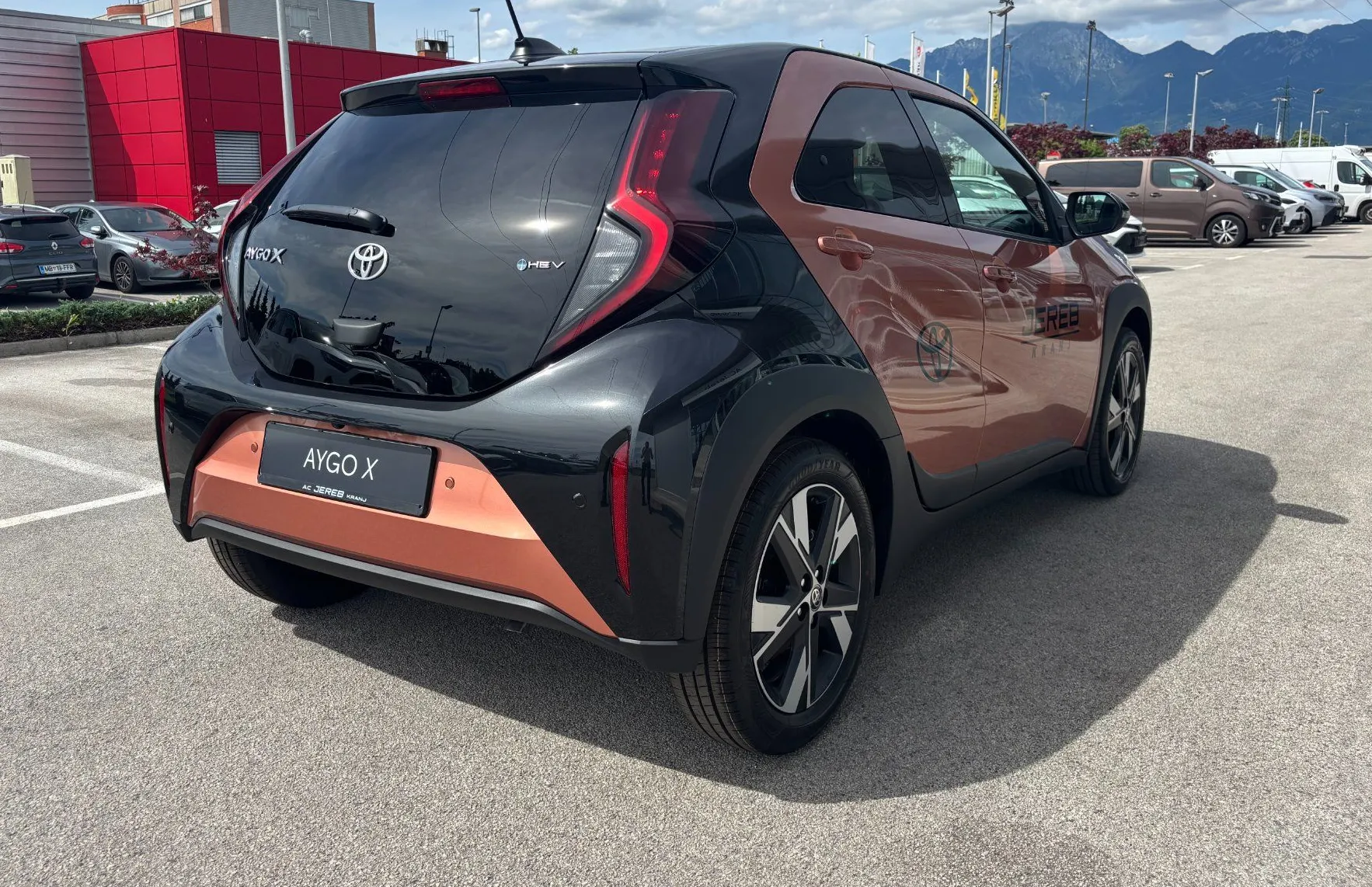Zunanja slika - Toyota Aygo X - 1.5 HEV X-Trend Avt. Easy - 5