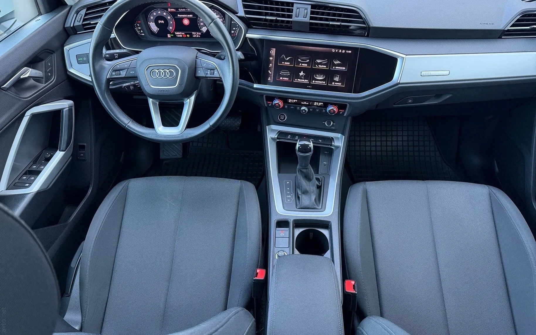 Notranja slika - Audi Q3 - 35 TFSI S tronic-SLO-Full LED-Keyles-Mrtvi kot-ACC - 10
