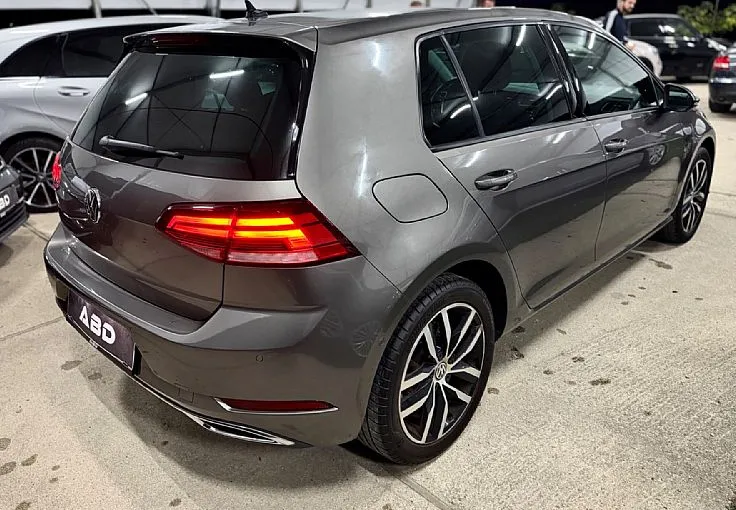 Zunanja slika - Volkswagen Golf - 1.2 TSI 7.5 81kW 1.LASTNIK LED 17COL AKTIVNI TEMP - 4