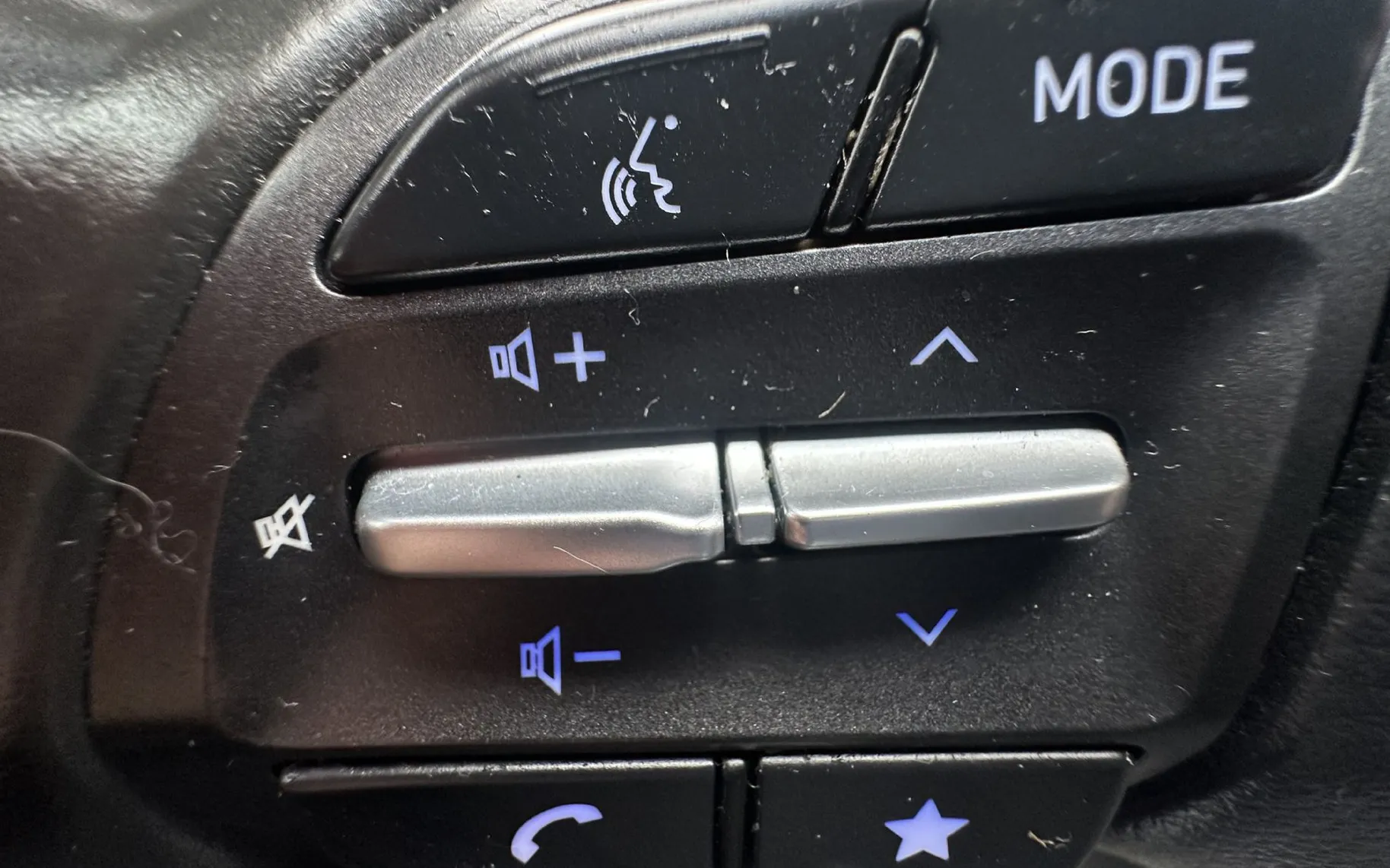 Notranja slika - Hyundai Kona - 64 KWh Style+4ALU.LED.KAMERA.NAVI.ACC.KLJUKA.TOP - 8