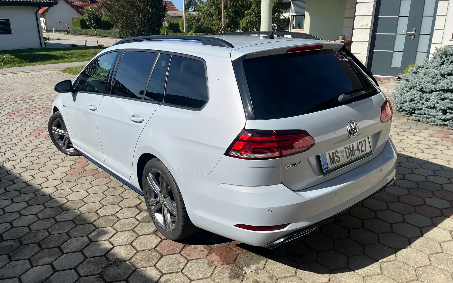 Zunanja slika - Volkswagen Golf - Variant - 2