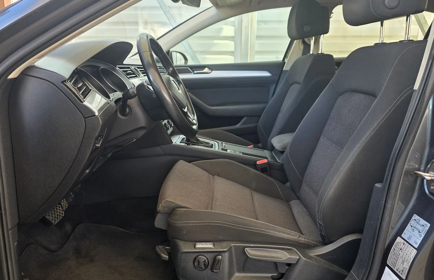 Zunanja slika - VW Passat - 1.6 TDI - DSG - KAMERA - TEMPOMAT - GL. SERVIS - 8