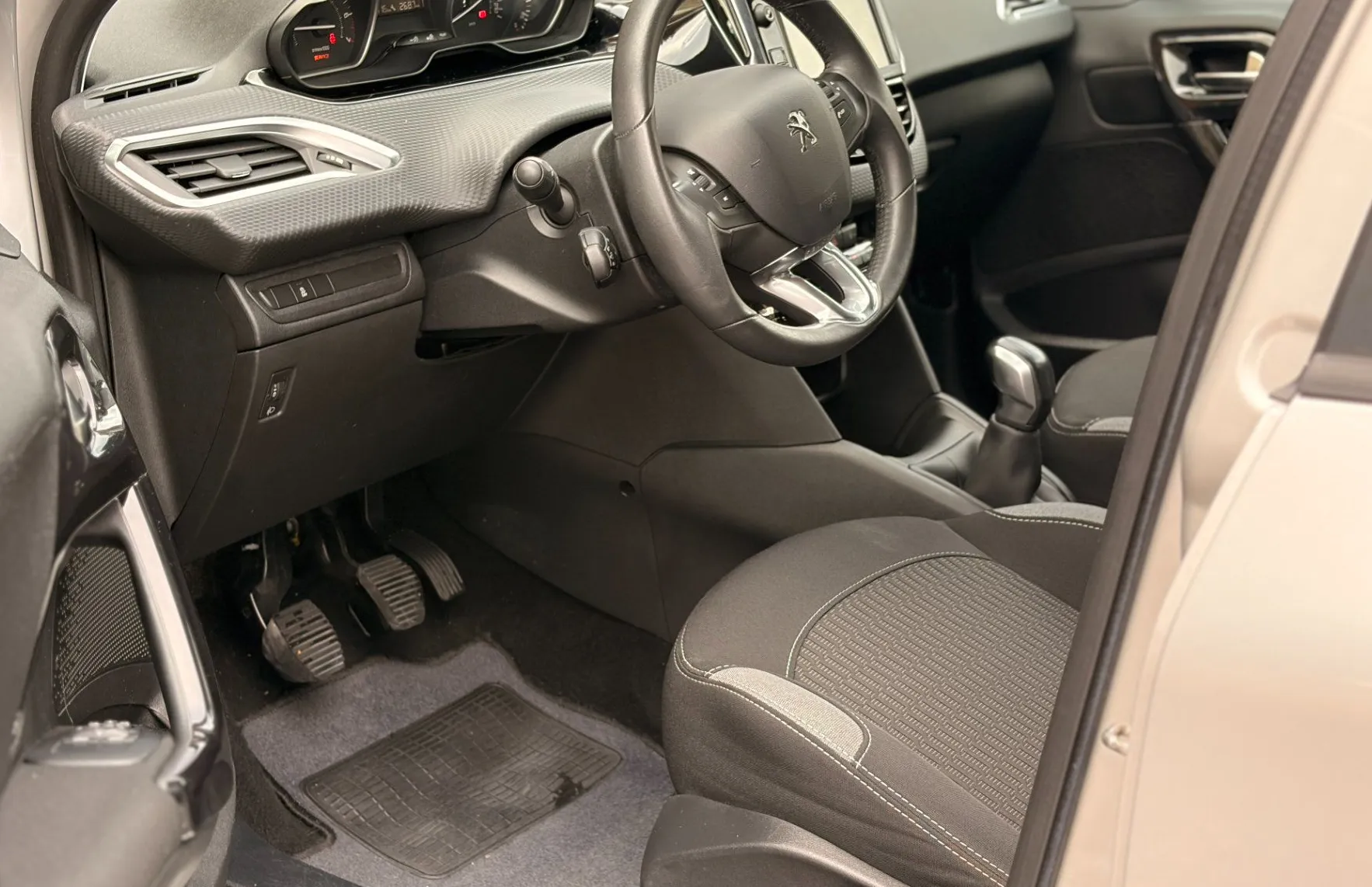 Zunanja slika - Peugeot 208 - 1.2 PureTech 82 Style - BREZ POLOGA - 9