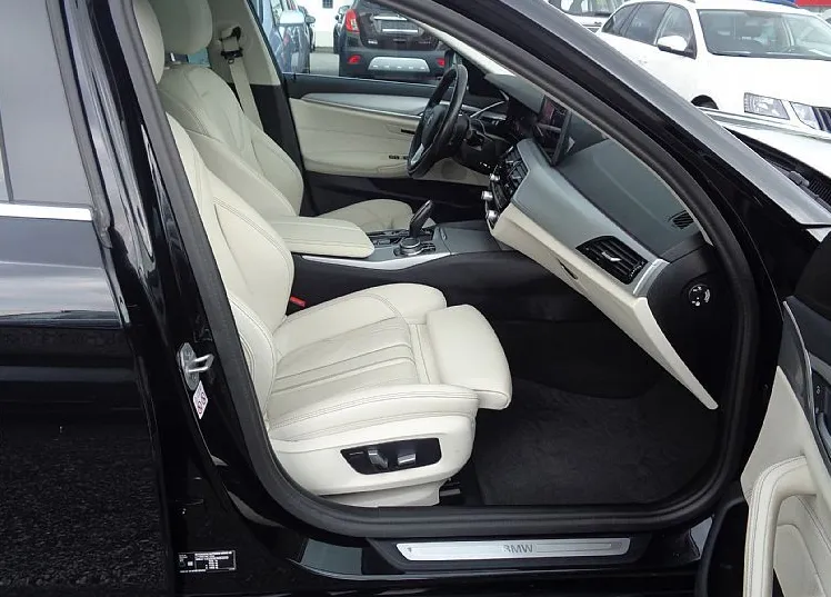Zunanja slika - BMW Serija 5 - : 530e AUTOMATIC - MAX OPREMA -KASKO GRATIS - 10