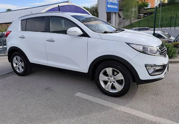 Zunanja slika - KIA Sportage - 2WD 1.7 CRDi Limited ZELO LEP - 5