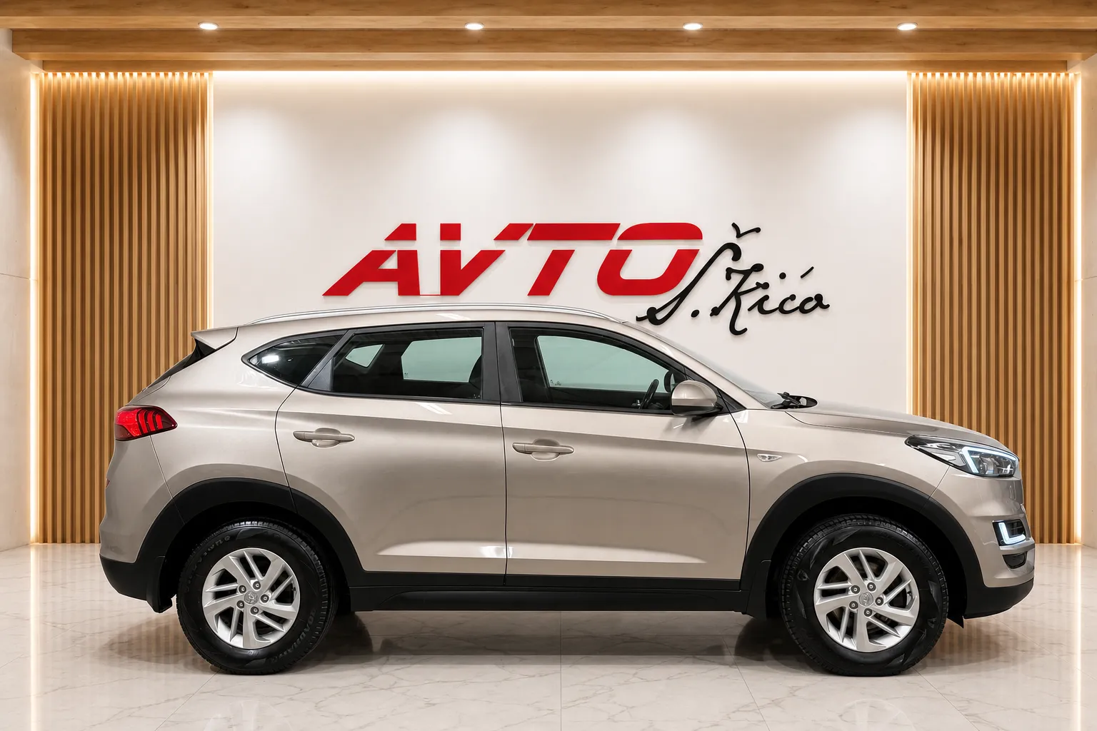 Zunanja slika - Hyundai Tucson - 1.6 CRDi-129.000KM-SLO-TEMPOMAT-KAMERA-PDC-SERV KN - 4
