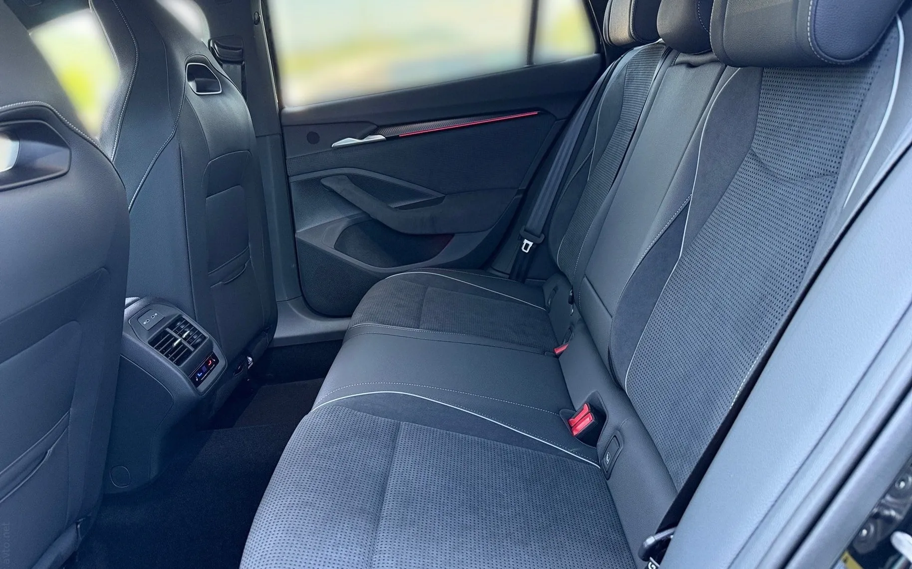 Notranja slika - Škoda Superb - Combi 1.5 TSI mHEV Sportline DSG - 11