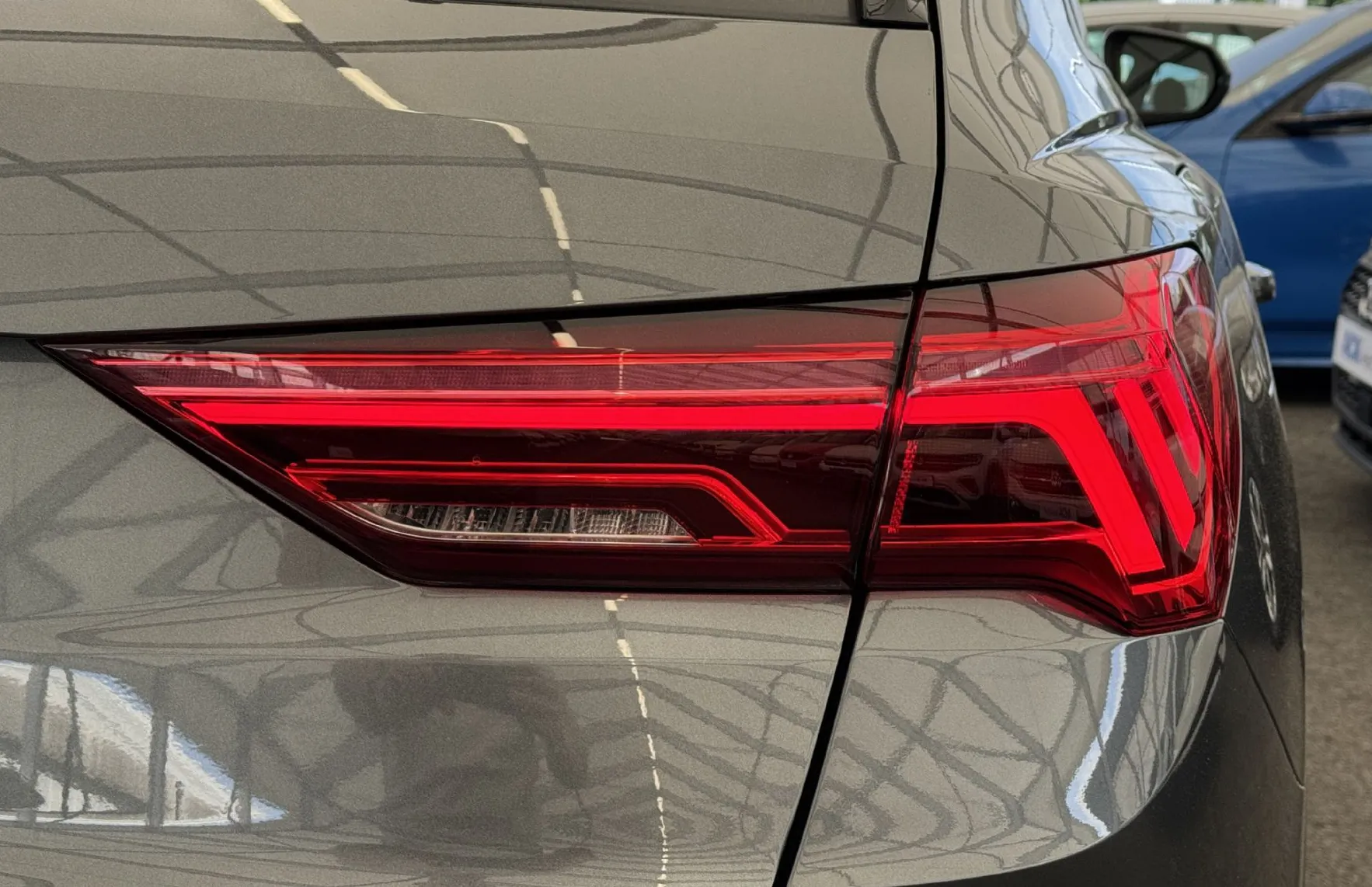 Zunanja slika - Audi Q3 - S-LINE 35 TFSI S-tronic PANORAMA-KAMERA-KEYLESS - 5