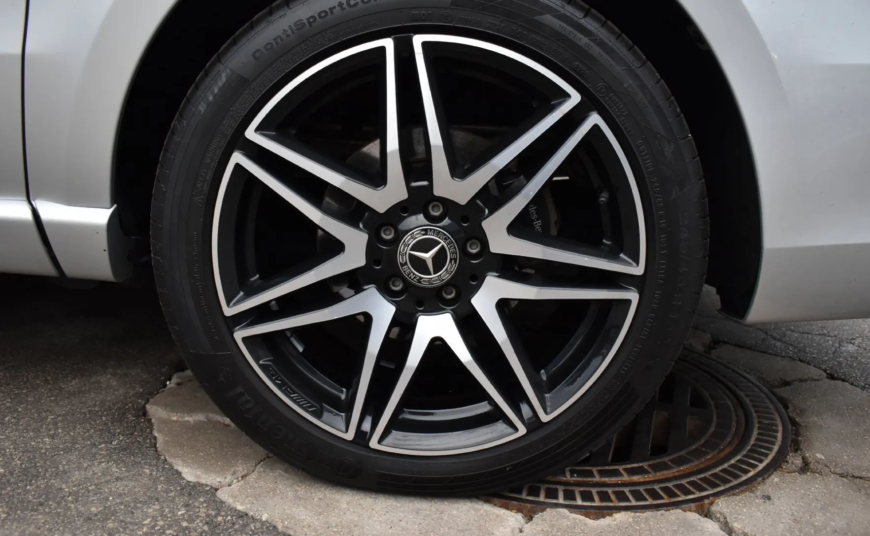 Zunanja slika - Mercedes-Benz V-Razred - V 220 d AMG Line Avt. dolgi - 6