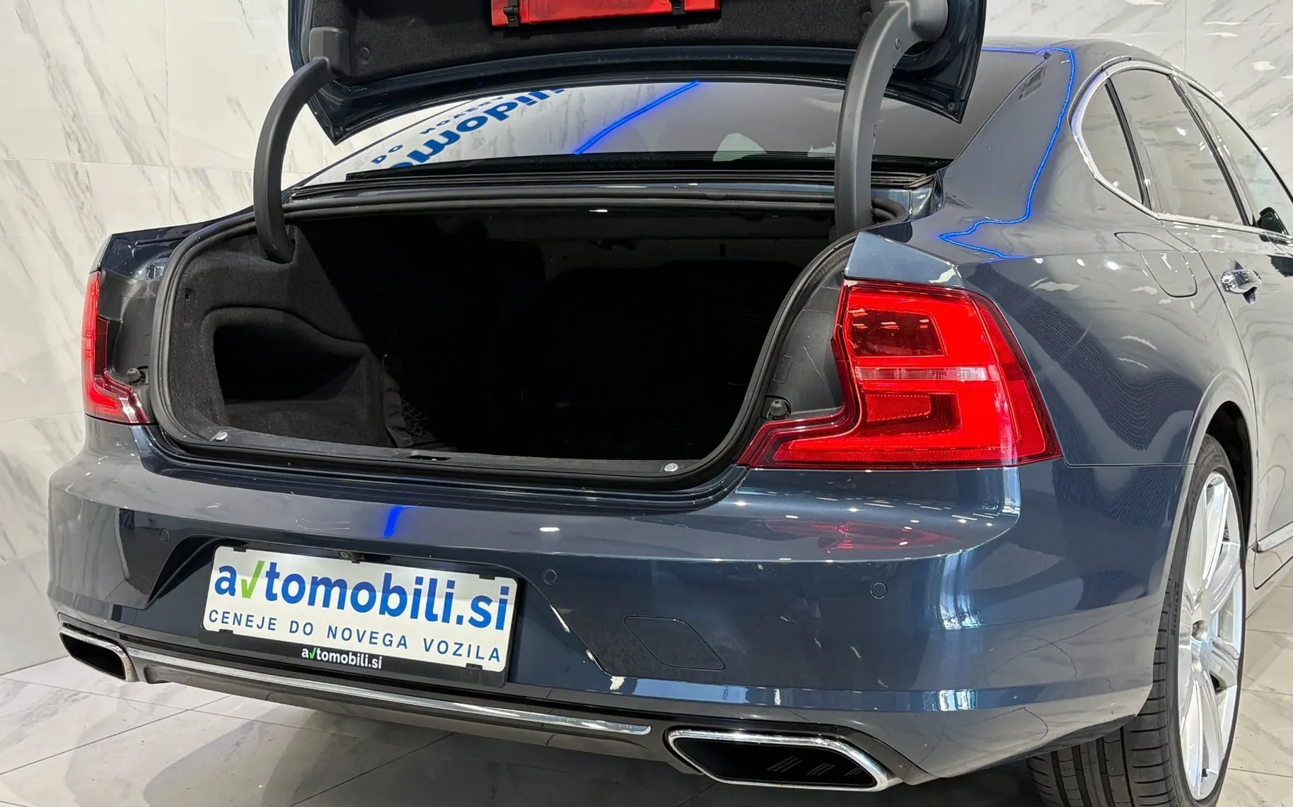 Notranja slika - Volvo S90 - D5 AWD Inscription|Pano|ACC|360K|HUD|Hlaj|Bowers| - 7