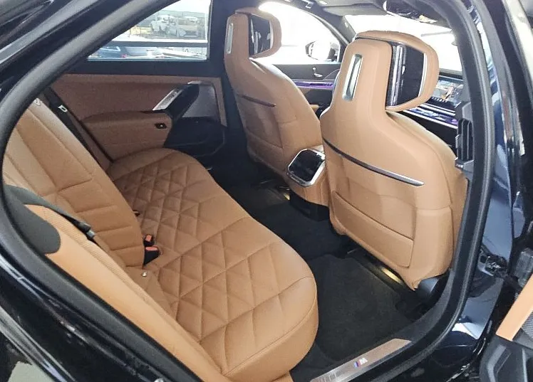 Zunanja slika - BMW Serija 7 - : 740d xDrive-HYBRID-BOGATA OPREMA - 7