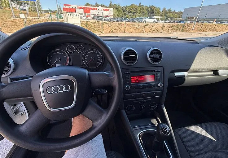 Zunanja slika - Audi A3 - 1.6 Temptation KLIMA ZELO LEPO OHRANJEN - 9