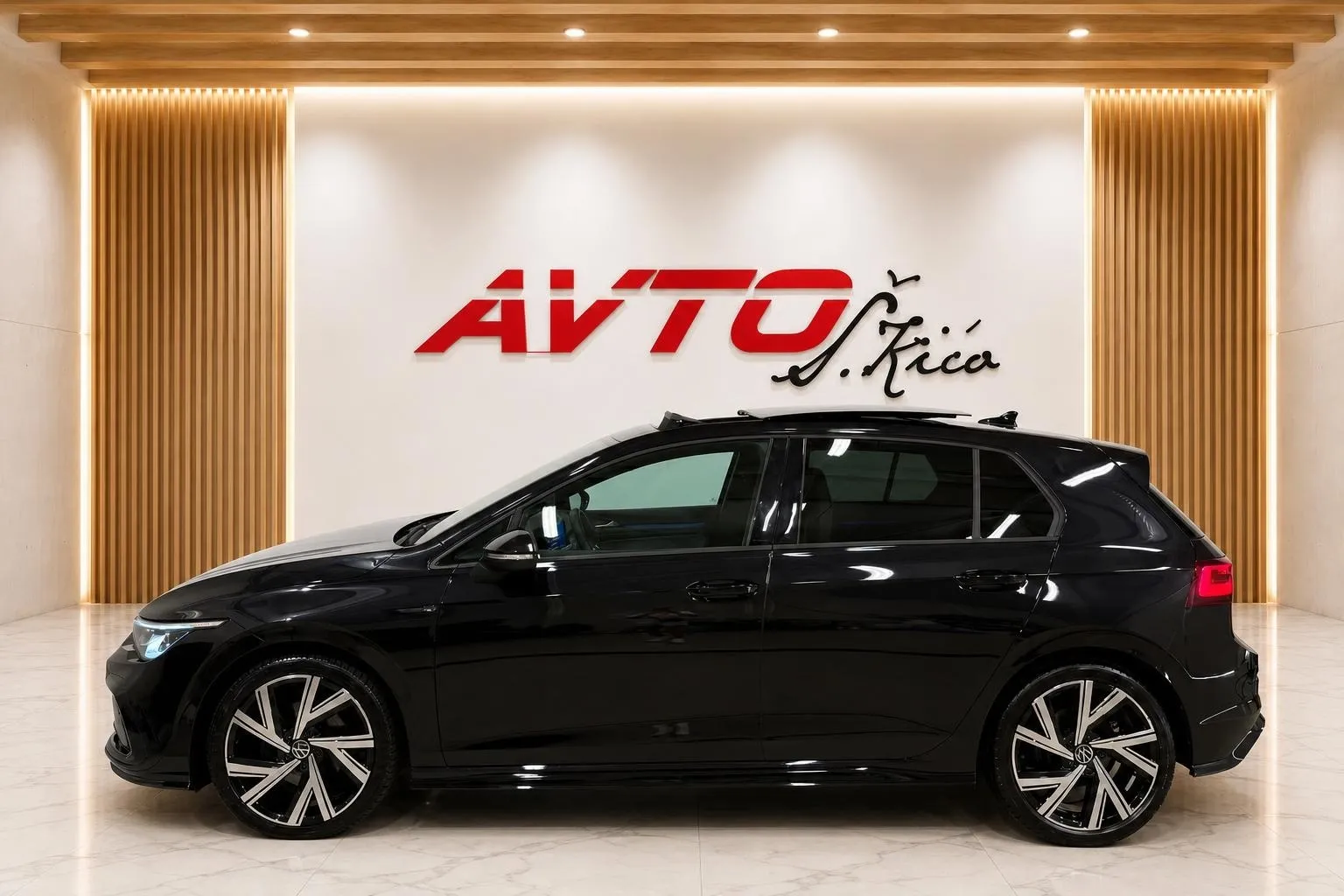 Zunanja slika - Volkswagen Golf - 2.0 TDI-R-LINE-PANORAMA-IQ-VIRTUAL-ACC-NAVI-DSG - 5