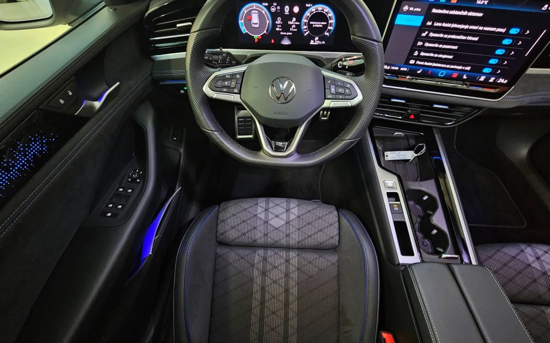 Notranja slika - Volkswagen Passat Variant - 2.0 TDI BMT 4Joy DSG - 7