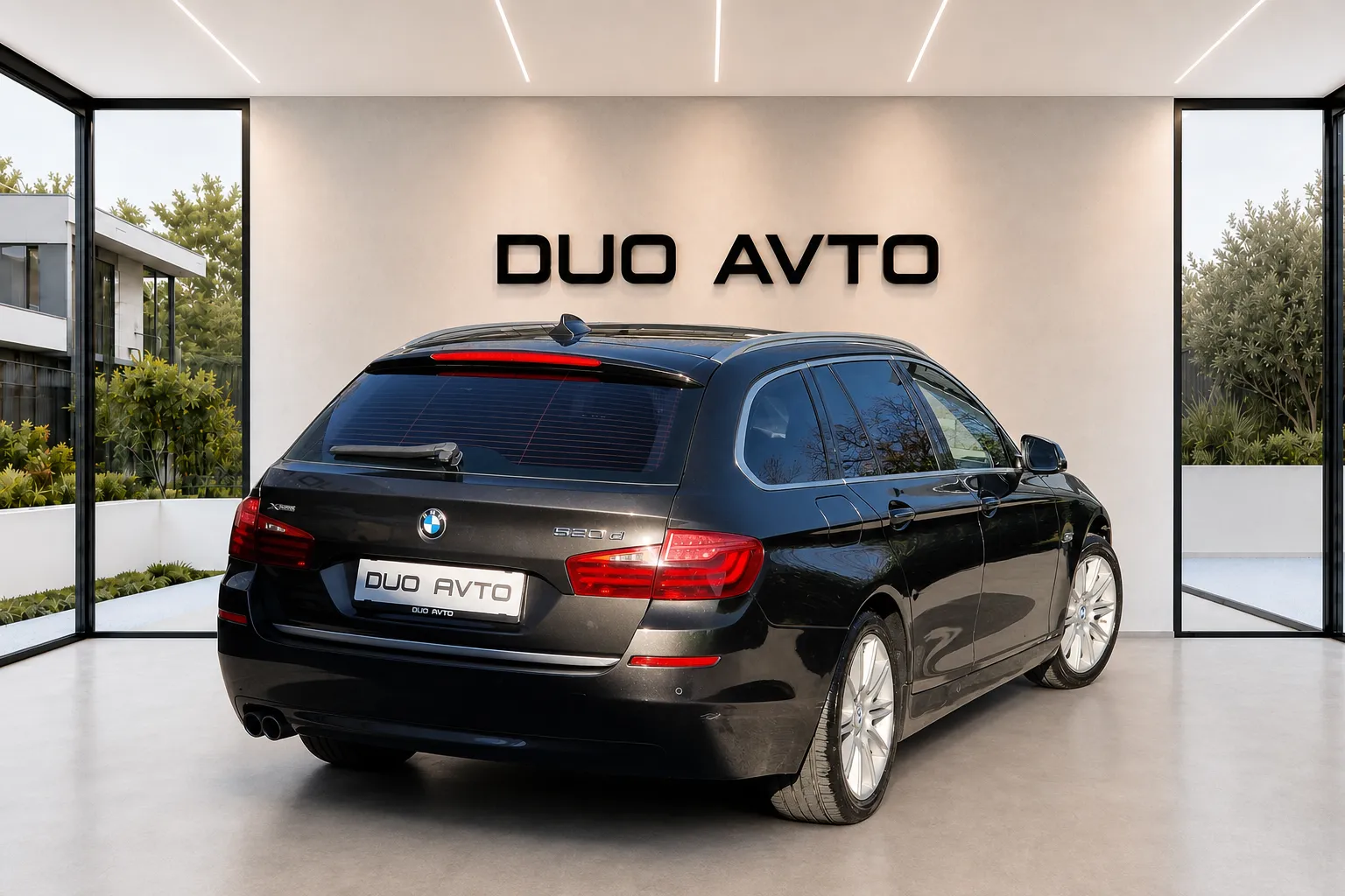 Notranja slika - BMW serija 5 Touring: - 520d xDrive-MODERN LINE-USNJE-18COL-NAVI-NA OBRO - 11