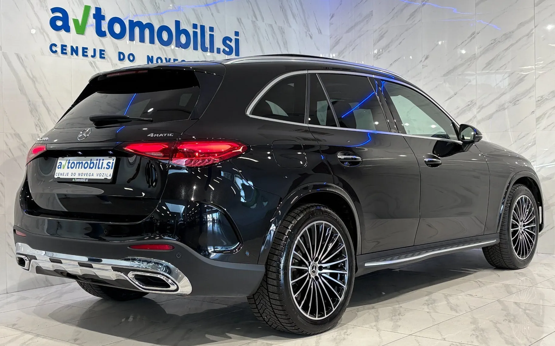 Zunanja slika - Mercedes-Benz GLC-Razred - 300e|4M|AMG|Pano|Zračno|HUD|ACC|360K|Burm|Kljuka| - 4
