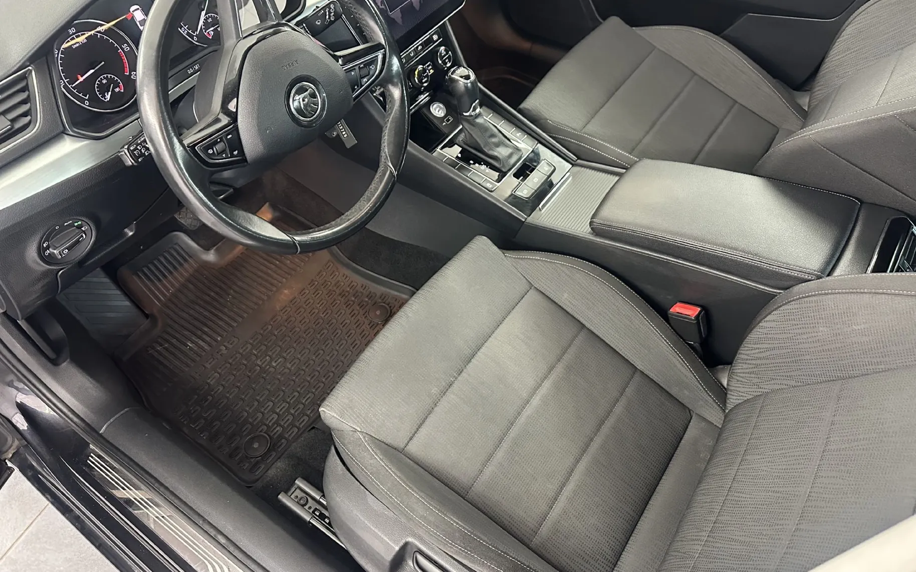 Zunanja slika - Škoda Superb - 2.0 TDI Active DSG.LIMO.KAMERA.NAVI.SAMO 85.000 KM - 14